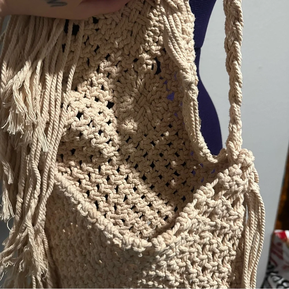 Handmade Macrame Fringe Shoulder Bag Purse - Picture 6 of 7